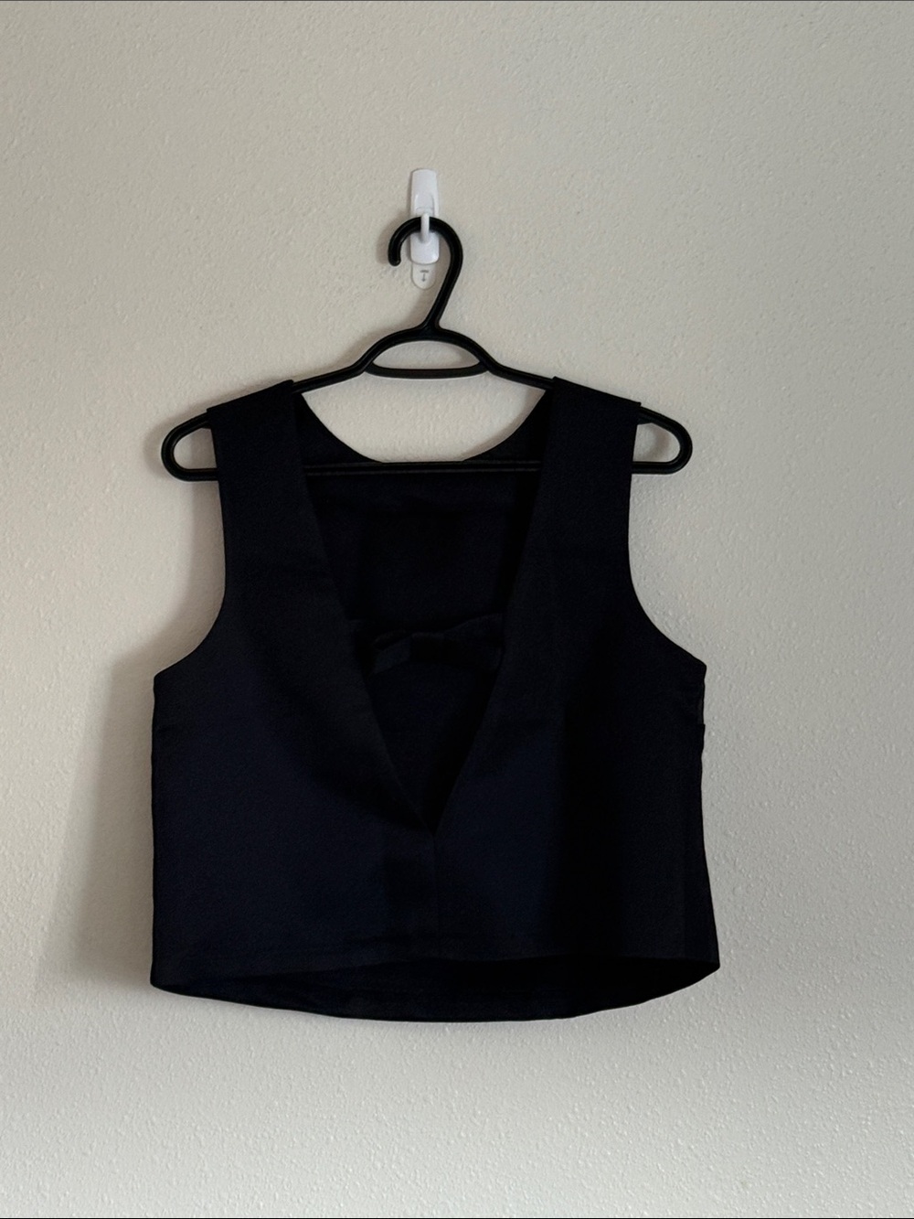 Divided Black Boxy satin Sleeveless Crop Tank - Picture 3 of 4